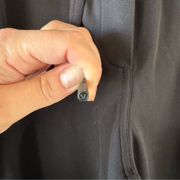 Like New! Lululemon 🍋 Straight-Leg MR Luxtreme Pant*Regular Length - Black - Picture 3 of 8